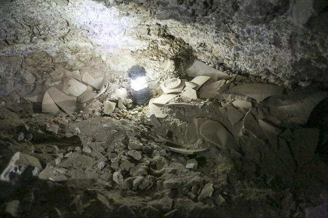 Hebrew University archeologists find 12th Dead Sea scrolls cave