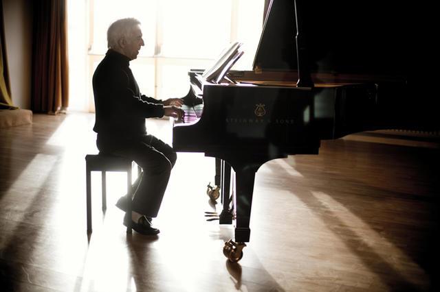 Vladimir Ashkenazy High Res 6 - credit Ben Ealovega and Decca