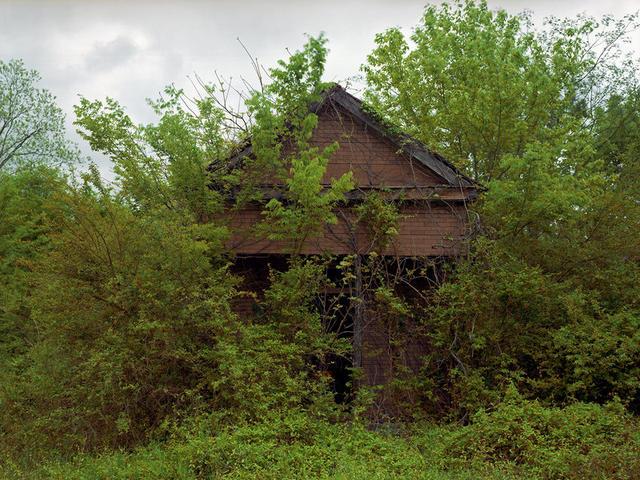 1_christenberry_buildingwithfalsebricksiding_warsawalabama_1991-8913f09d29b3cfb3c8339c621b8f29db416a2649-s800-c85