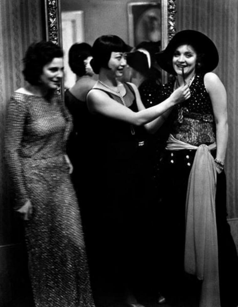 4633092507059756 vintage-marlene-dietrich-leni-riefenstahl-and-anna-may-wong-at-the-pierre-ball-in-berlin-1928-02