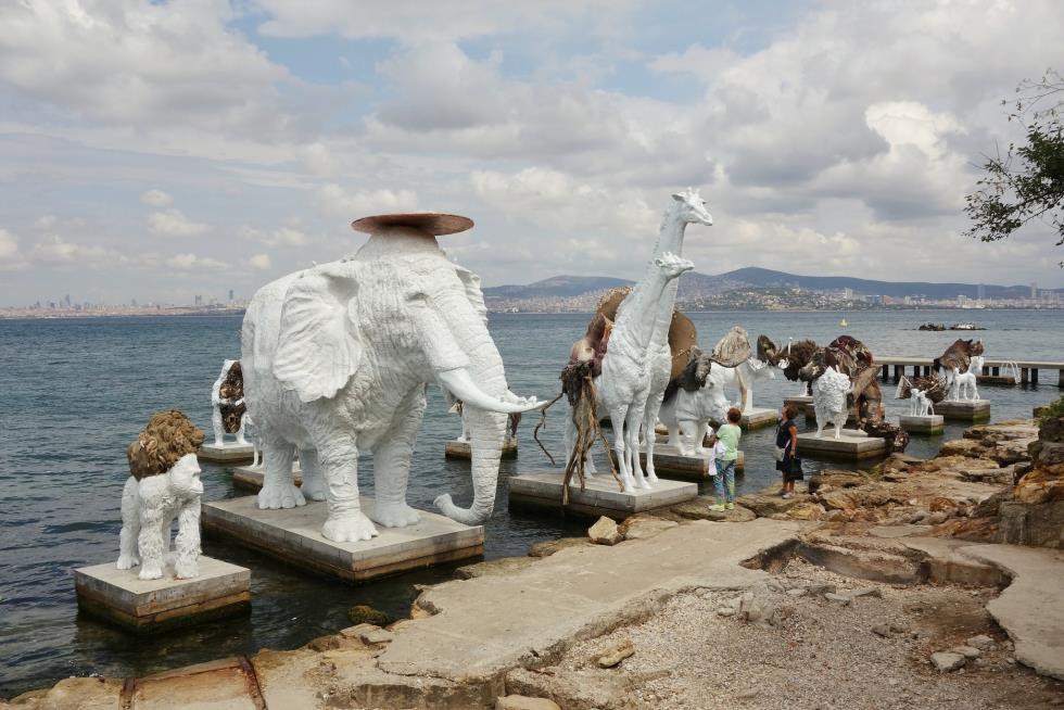 Adrián Villar Rojas, The Most Beautiful of All Mothers, 2015. Site-specific installation. Organic and inorganic materials. Photo by Sahir Ugur Eren. Courtesy the artist and Istanbul Biennial - Μπιενάλε Κωνσταντινούπολης 14η 