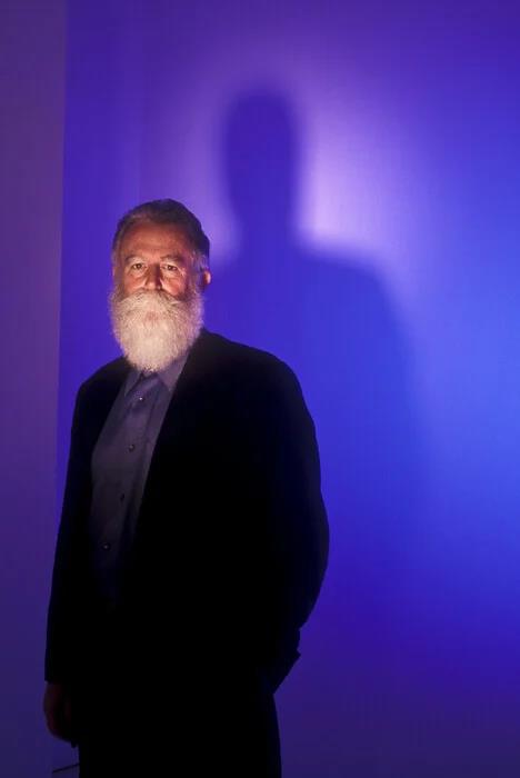 Για περισσότερα από σαράντα πέντε χρόνια ο James Turrell εξερευνά τις μυριάδες δυνατότητες χρήσης του φωτός ως μέσου αντίληψης. Φωτ.: Christopher Pillitz/Getty Images/Ideal Images